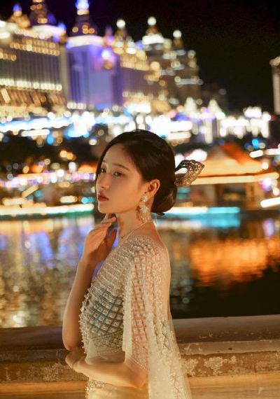 三龙一凤H啪肉Np文_1080高清迅雷在线观看