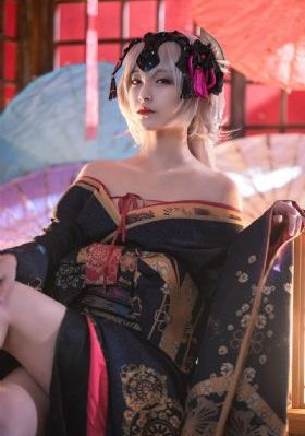 亚洲精品偷窥_BD英语高清完整版